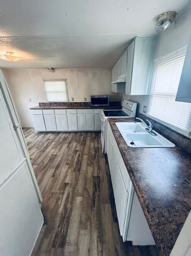 Building Photo - 2-Bedroom, 1-Bath Mobile Home
