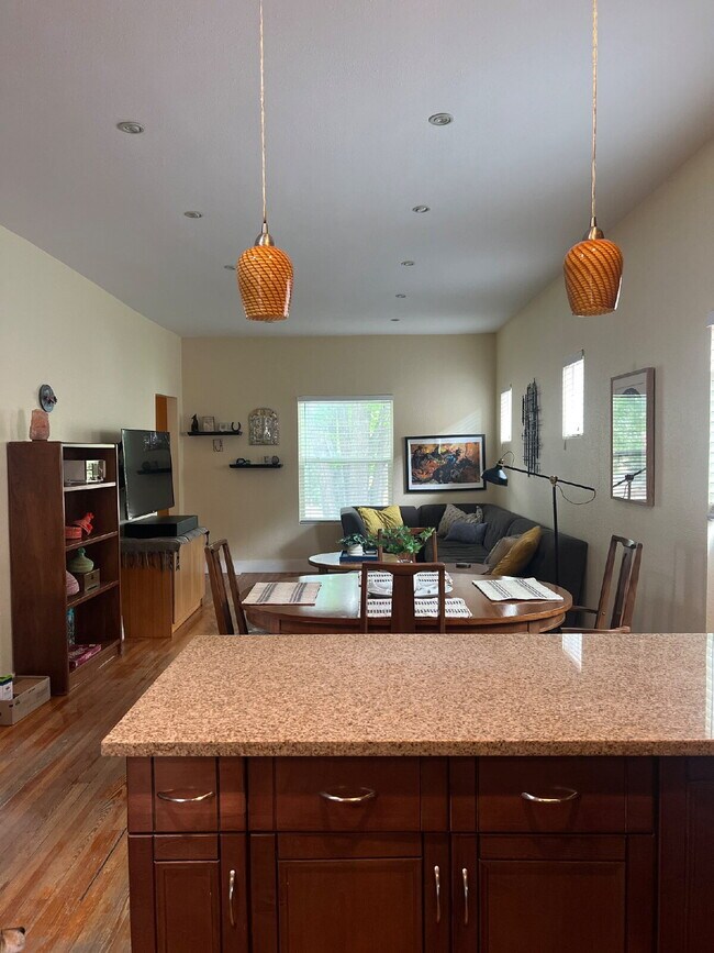 Foto del edificio - 2BR / 2BA Home + Offices | Historic West Colfax Neighborhood