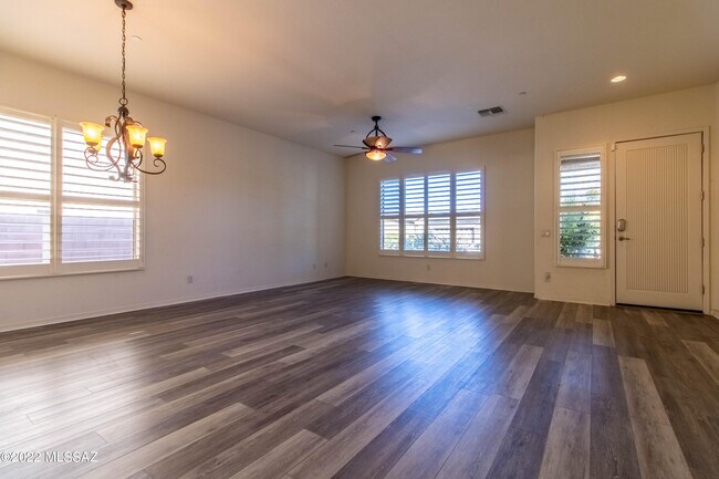 Building Photo - 11877 N Mesquite Hollow Dr