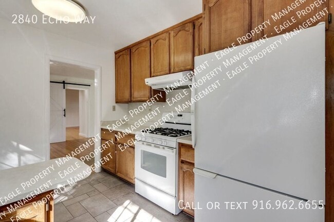 Building Photo - 3/2 Close to Del Paso Country Club