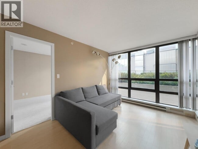 Photo du bâtiment - 933-933 Hornby St