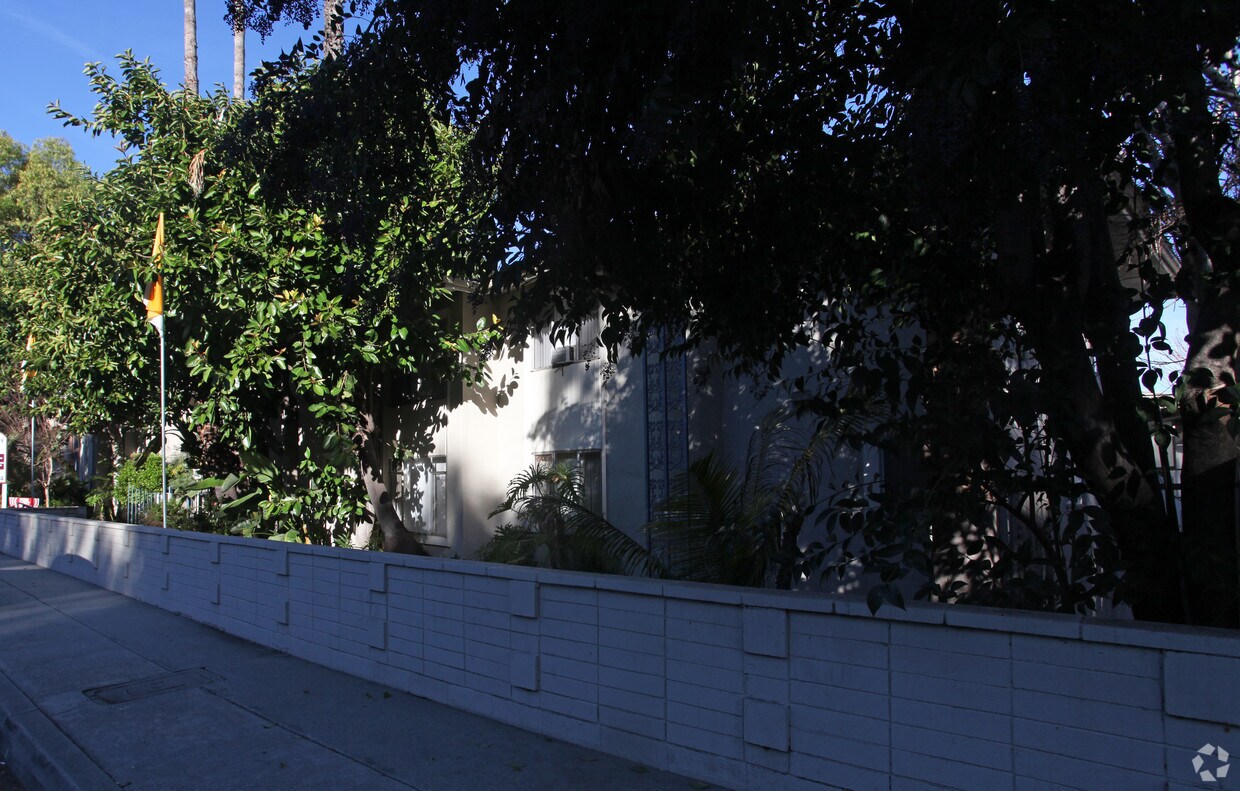 Foto del edificio - 400 Monterey Rd