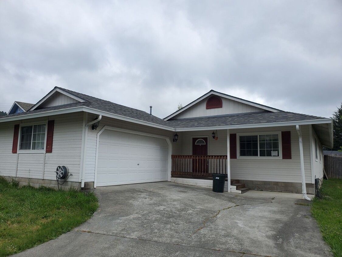 106 Meadow Bridge Ln, Rio Dell, CA 95562 House Rental in Rio Dell, CA