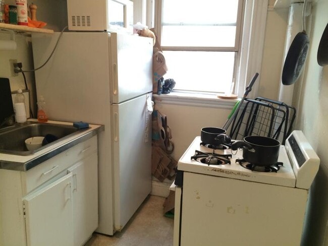 Building Photo - 1203 Boylston St