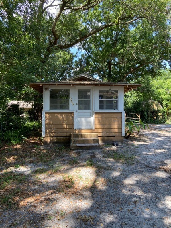 Primary Photo - 1 S Boyd St