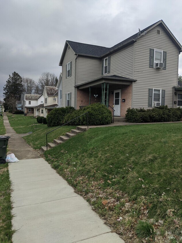 Primary Photo - 1206 Beatty Ave