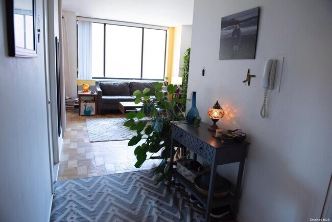 Foto del edificio - 311 E 38th St