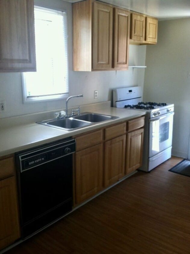 Primary Photo - ***South Side Duplex Apartment For Rent * ...