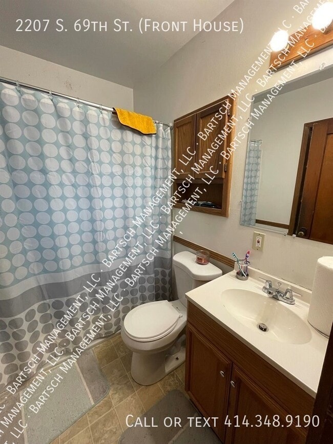 Foto del edificio - 2207 S 69th St