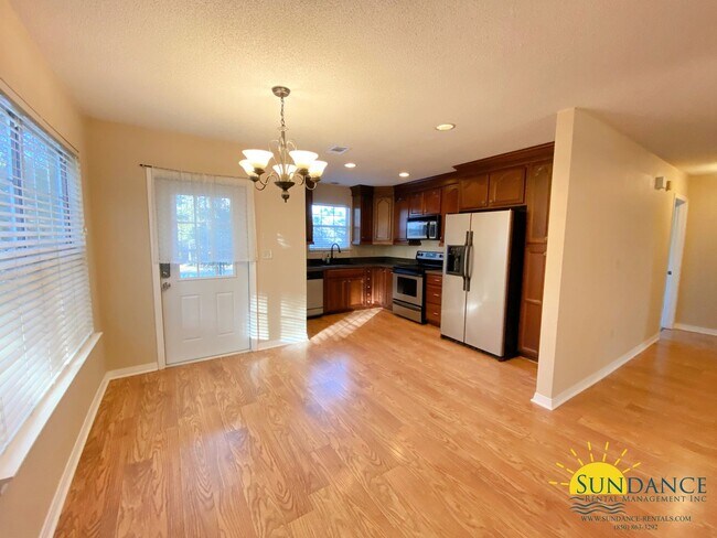 Building Photo - Gorgeous 3 Bedroom Home in Crestview