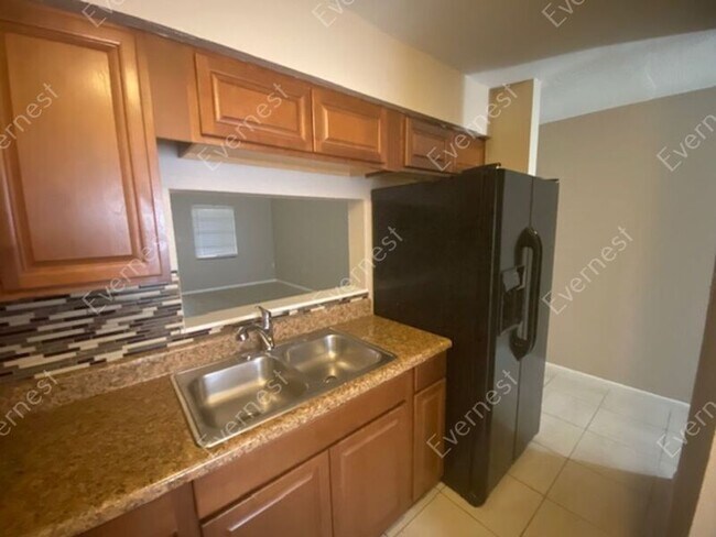 Foto del edificio - 1053 Spirit Lake Rd