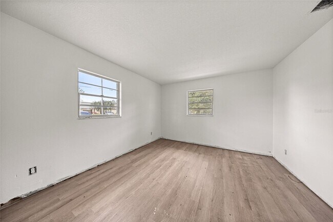 Foto del edificio - 2931 SE 52nd Ave