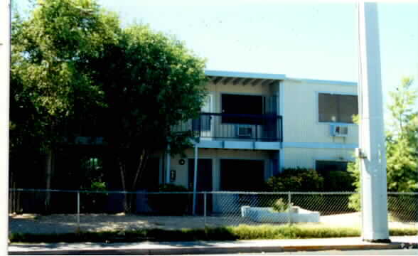 Building Photo - 3017-3021 E Carey Ave
