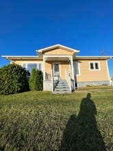 Building Photo - 665-665 Rue Principale