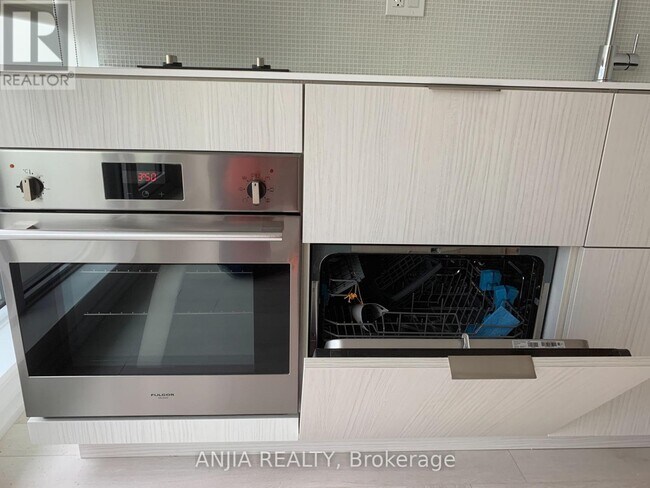 Photo du bâtiment - 197 Yonge St