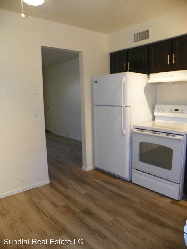 Foto del edificio - 643-675 E Brown Rd