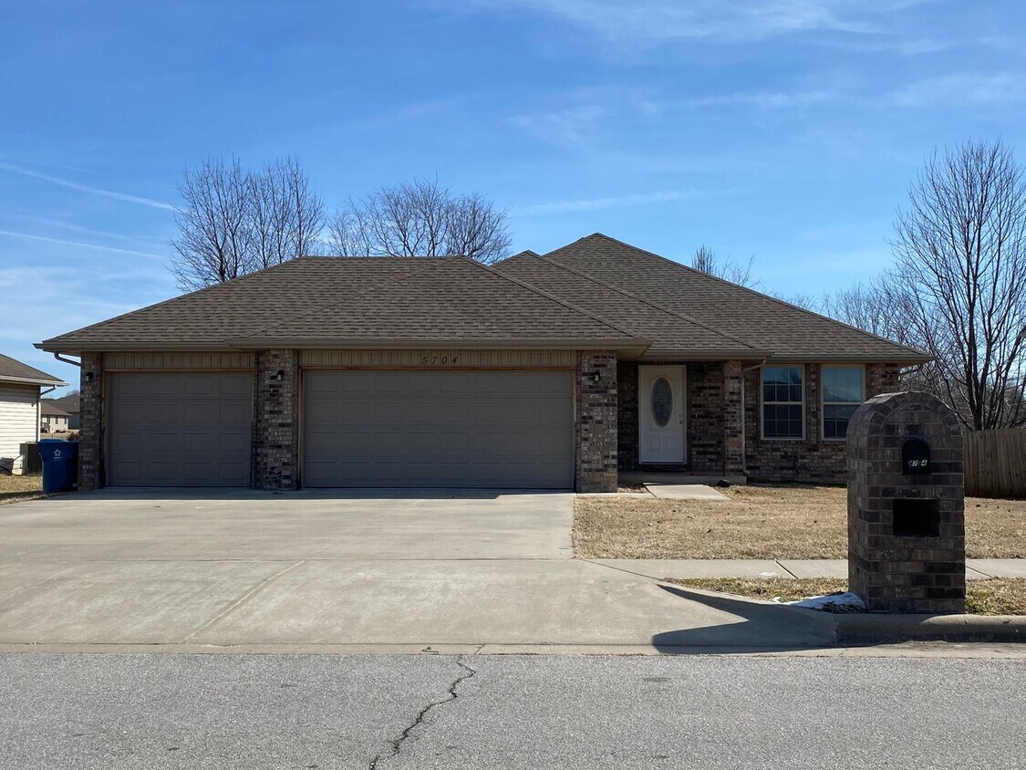 Foto principal - Beautiful 3 bedroom Home in Battlefield MO