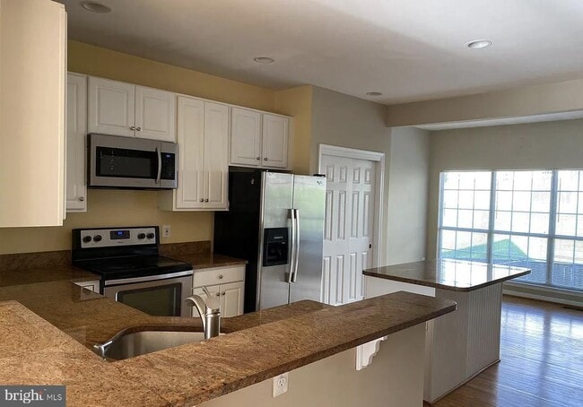 Foto del edificio - 6802 Cedar Loch Ct