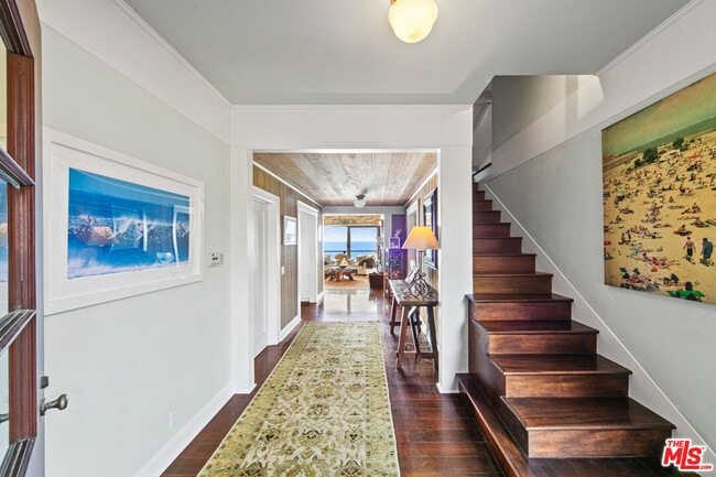 Foto del edificio - 24542 Malibu Rd