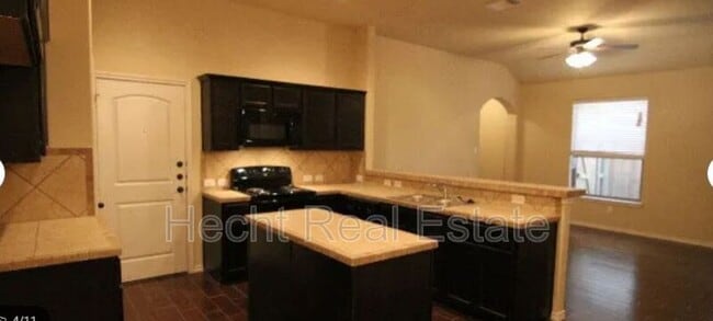 Building Photo - 526 Creekside Cir