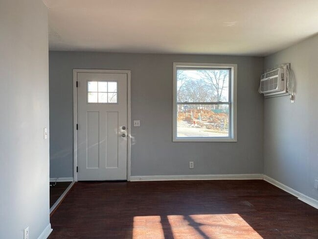 Foto del edificio - 2 Bed / 1 Bath Apartment on 2nd Ave - Walk Downtown!