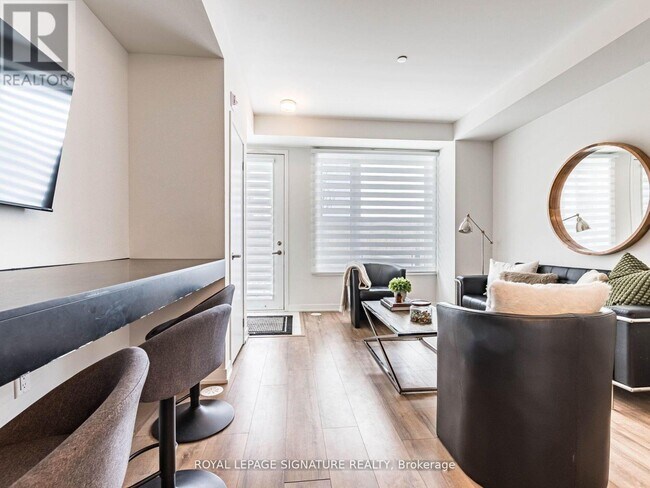 Photo du bâtiment - 3425 Ridgeway Dr