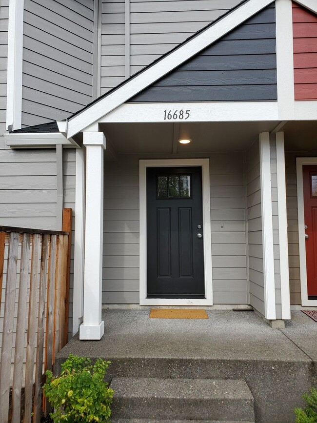Foto del edificio - Great Community, Quiet Living Across from ...