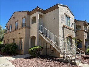 Building Photo - 3400 Cabana Dr