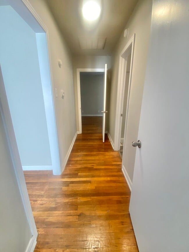 Foto del edificio - 2420 33rd St