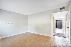 Building Photo - 2 br, 1.5 bath  - Apple Creek