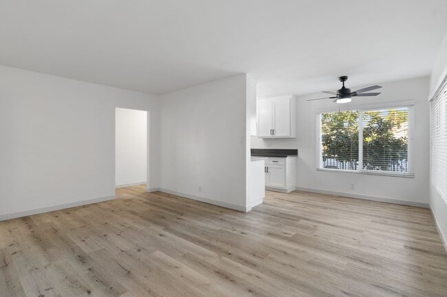 Building Photo - 731-745 Orange Avenue