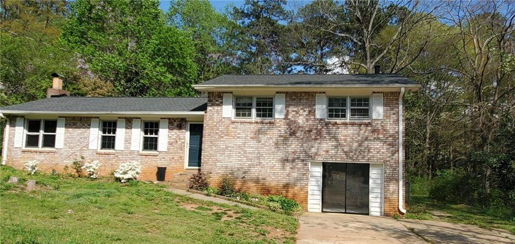 Primary Photo - 210 King Arthur Dr