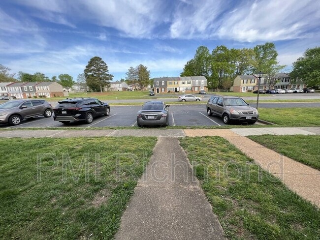 Building Photo - 307 Cedarwood St