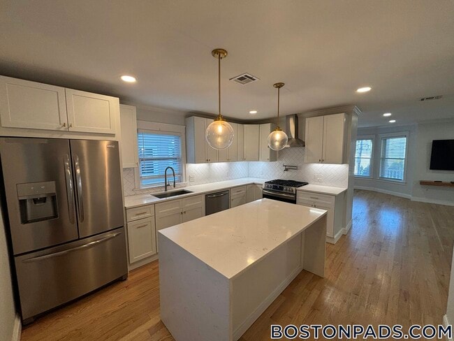 Foto del edificio - 7-9 Rock Ave.