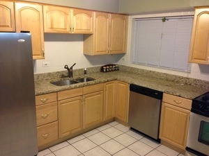 Foto del edificio - THIS IS A MUST SEE 2BED/1BATH CONDO, HEAT ...