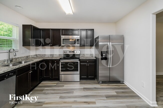 Building Photo - 4019 Maderia Dr NW
