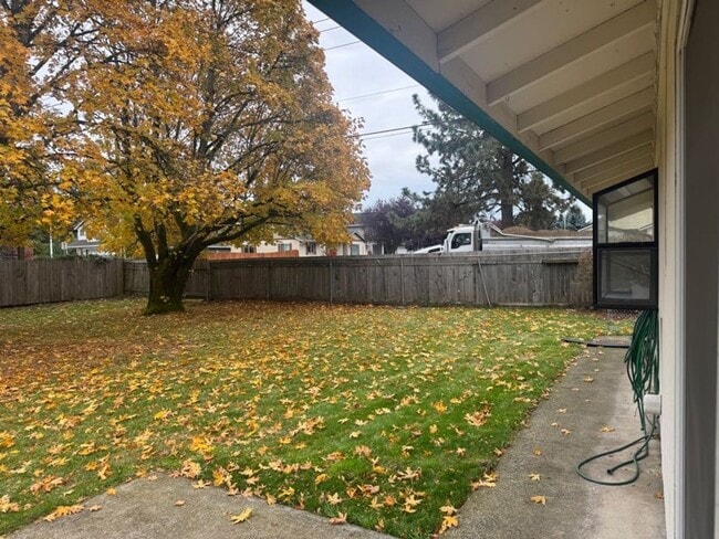 Foto del edificio - Large 2 bedroom duplex