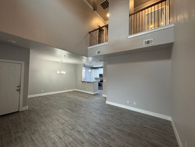 Building Photo - GREAT LOCATION NEAR MEDICAL & USAA | 3 BED...