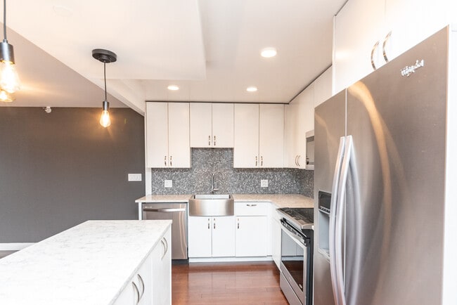 Photo - 10 E Ontario St Apartment