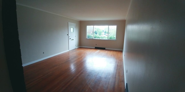 Building Photo - 3249 Tremont Rd