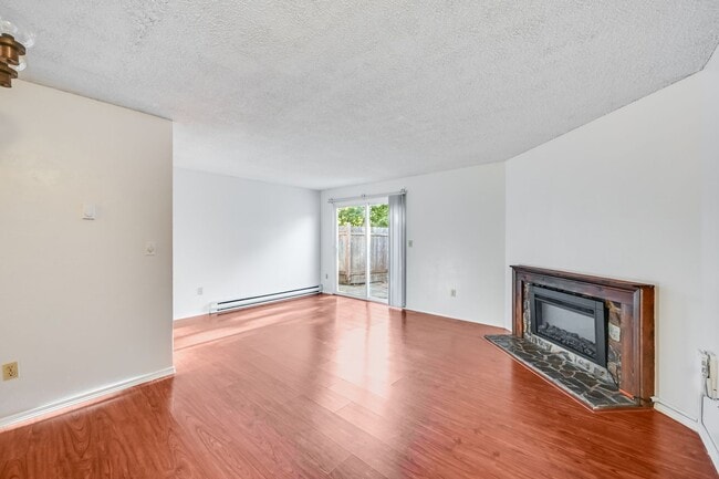 Building Photo - 9785 SW Lookout Terrace