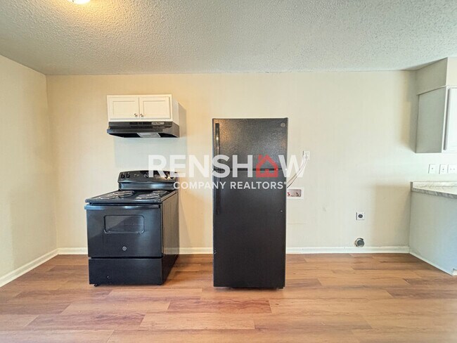 Foto del edificio - 3145 Maple Hill Dr
