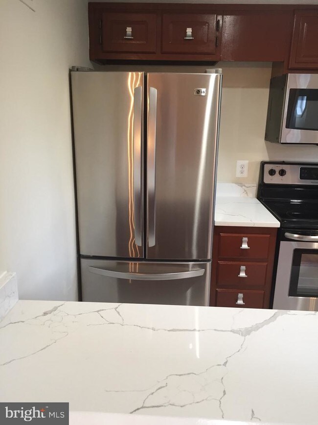 Building Photo - 4540 Garbo Ct