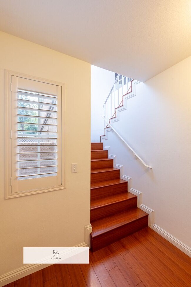 Foto del edificio - Bright Townhome in Sunset Community with Garage | Chino Valley USD