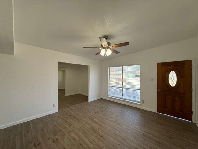 Building Photo - 2934 Hatton St