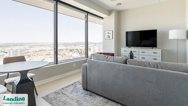 Building Photo - 600 19th St N