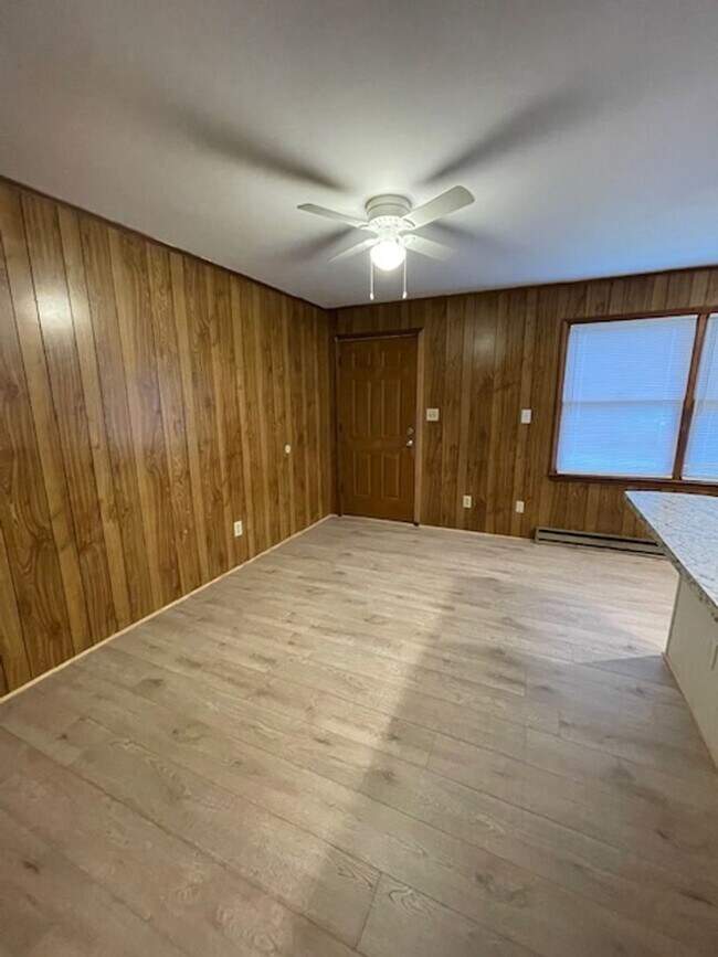 Foto del edificio - Must see this Adorable 1 bedroom 1 bath apartment . Located in Dallas