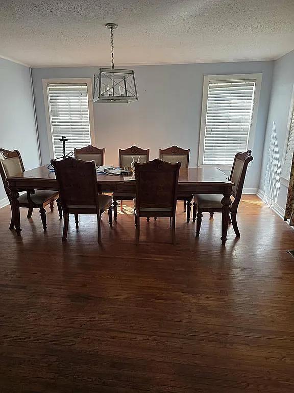 Foto del edificio - 40062 Hamilton Rd