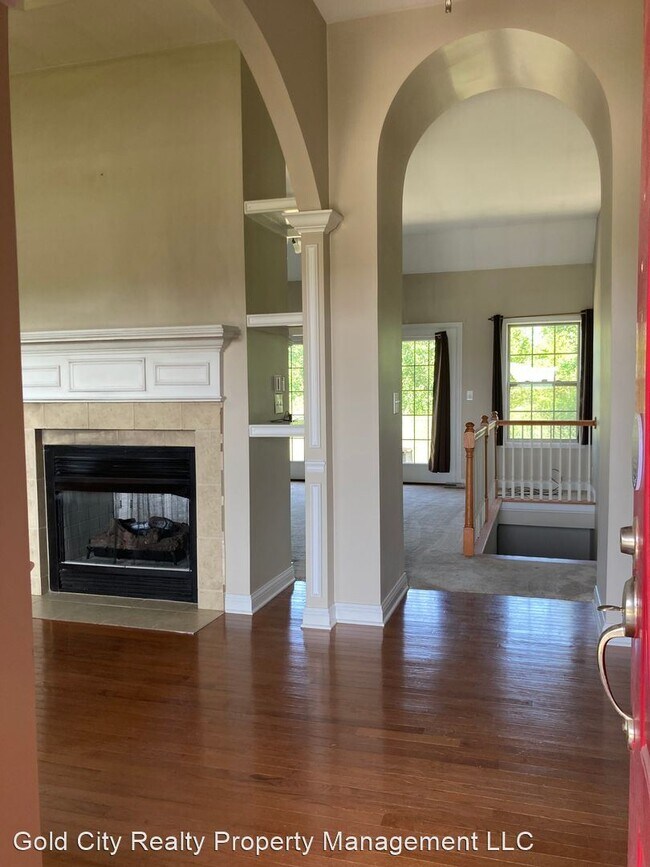 Building Photo - 3 br, 2 bath House - 1717 W. Crocus Drive