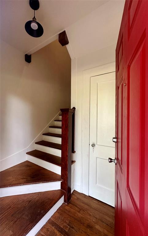 Primary Photo - 1700 Houston St